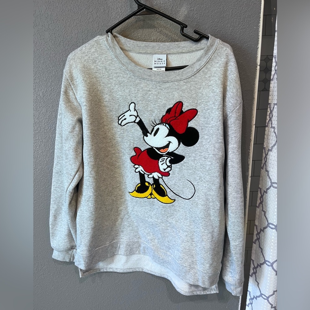 Disney Gray embroidered Minnie Mouse Crew Neck Sweater large women’s authentic